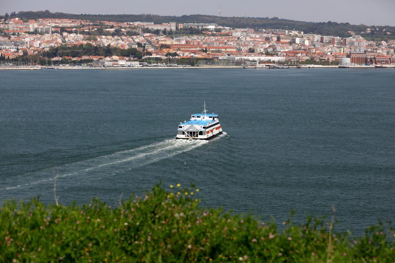 مبيت وإفطار كاباريكا Ola Belem! Cozy Windmill, Stunning Views To Lisboa المظهر الخارجي الصورة