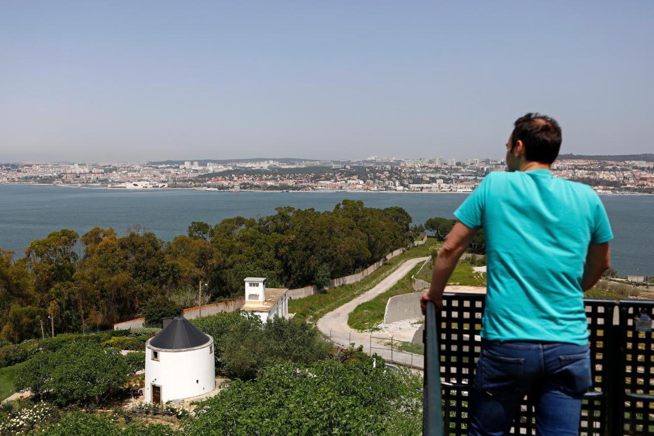مبيت وإفطار كاباريكا Ola Belem! Cozy Windmill, Stunning Views To Lisboa المظهر الخارجي الصورة