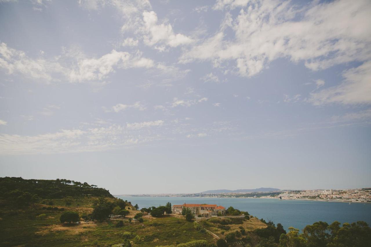 مبيت وإفطار كاباريكا Ola Belem! Cozy Windmill, Stunning Views To Lisboa المظهر الخارجي الصورة