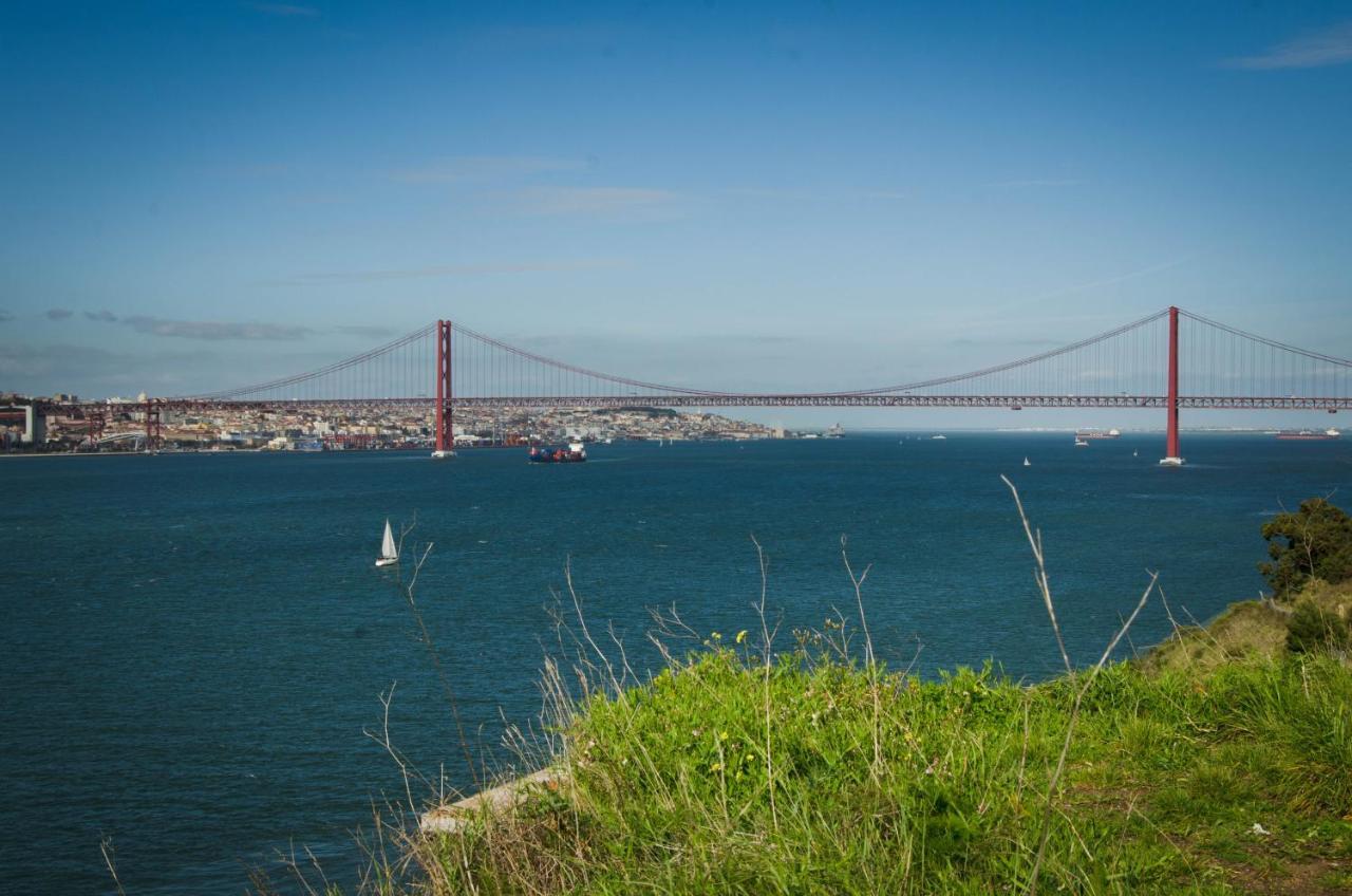 مبيت وإفطار كاباريكا Ola Belem! Cozy Windmill, Stunning Views To Lisboa المظهر الخارجي الصورة